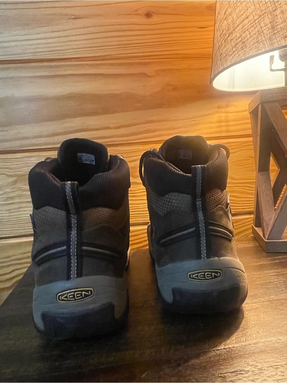 KEEN Brown and Black Men's Hiking Boots - Picture 5 of 5